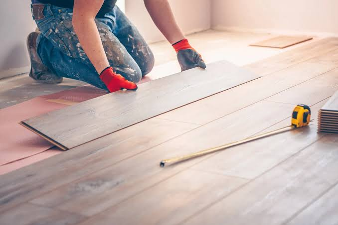 Top 8 Questions You Must Ask a Flooring Specialist Before Signing Any Contract in 2025